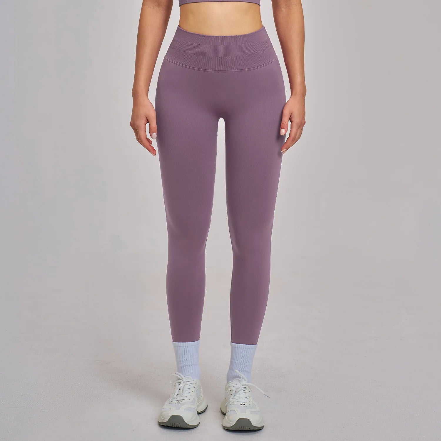 Seamless Scrunch Yoga Leggings — No T-Line, High Waist, Quick-Dry Activewear for Women